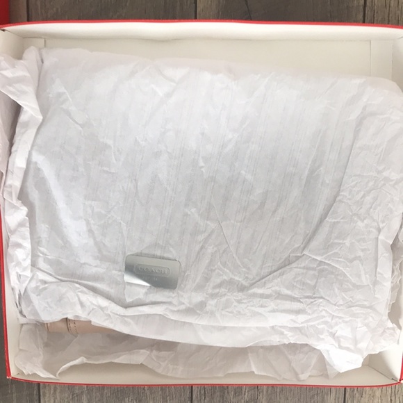 Coach legacy tassel clutch large wristlet - Picture 2 of 6